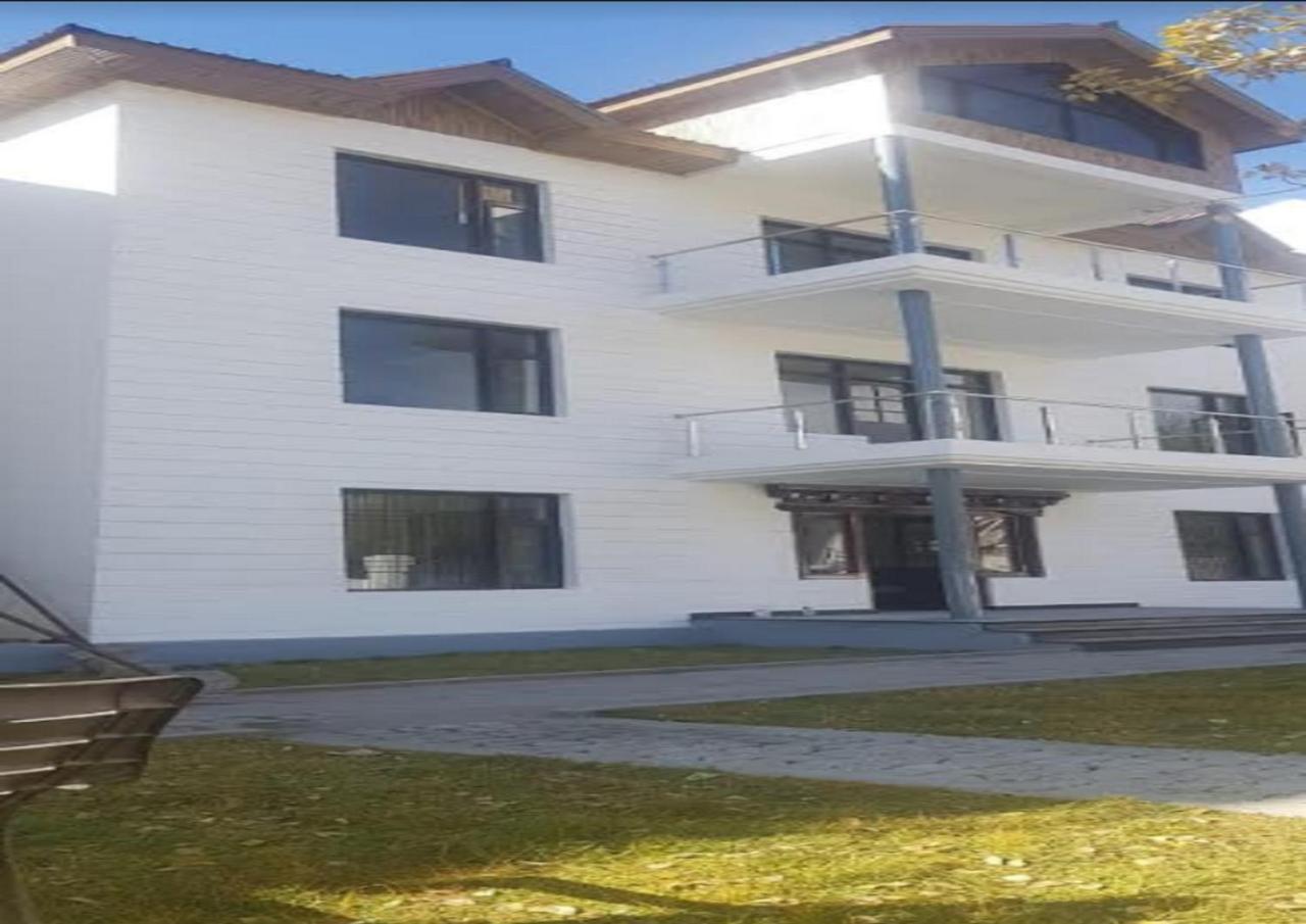 Hotel Kargil Heights Dış mekan fotoğraf