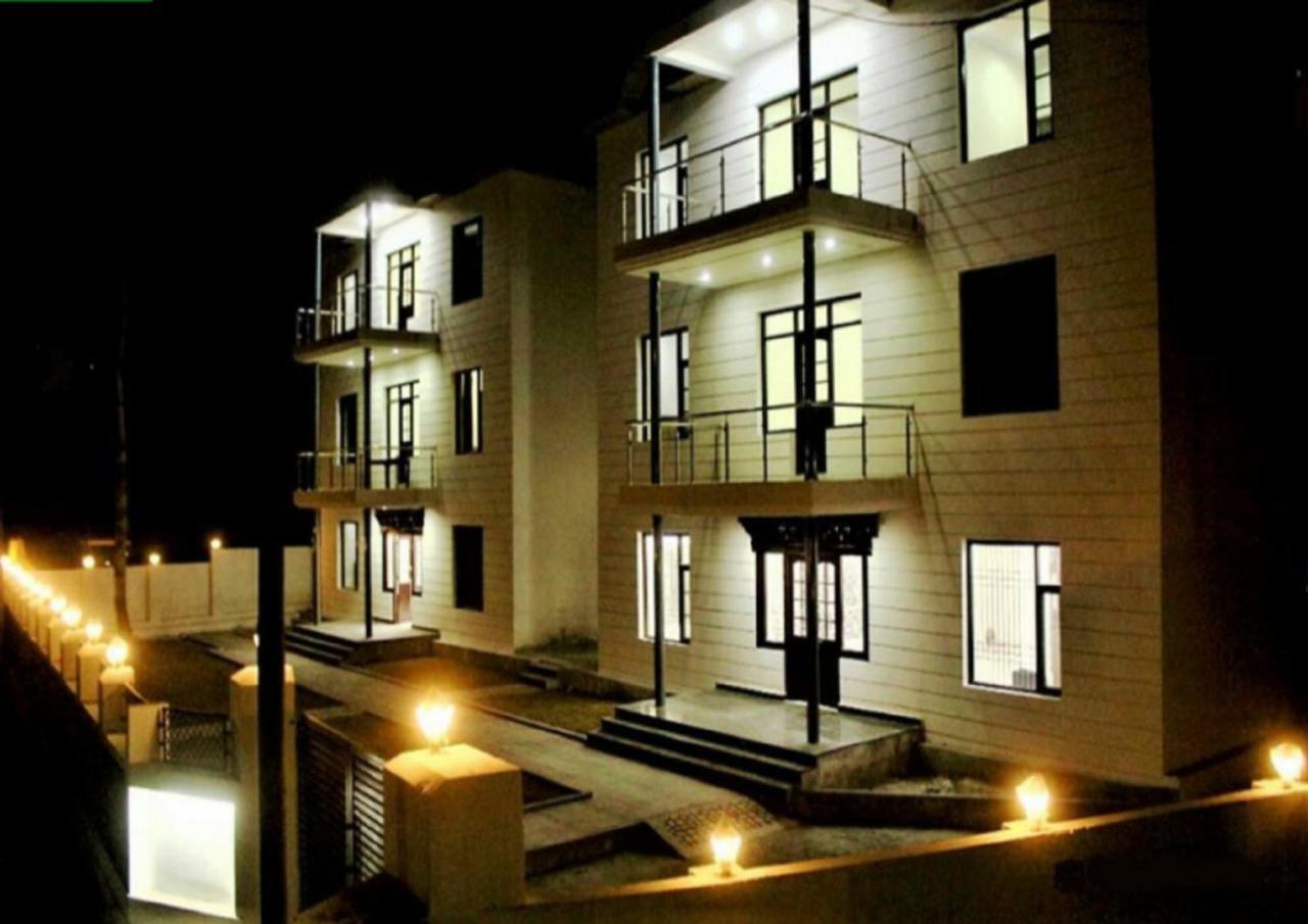 Hotel Kargil Heights Dış mekan fotoğraf